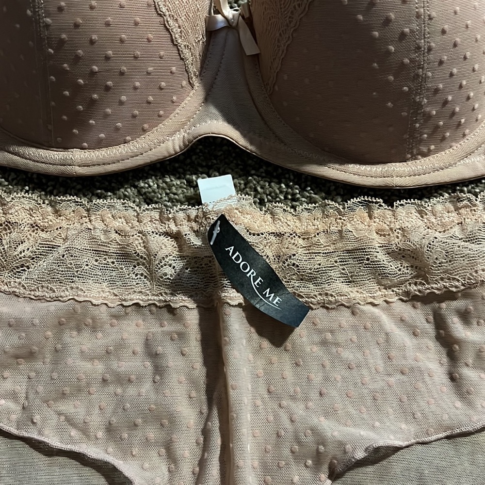 Adore Me bra and Panty set - Picture 4 of 9